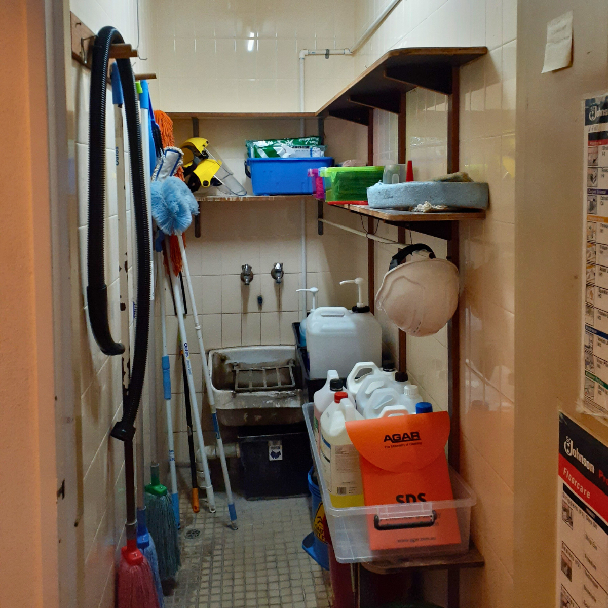 cleaner room to storage cleaning equipment